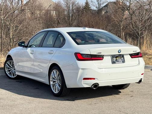 2023 BMW 330 i xDrive