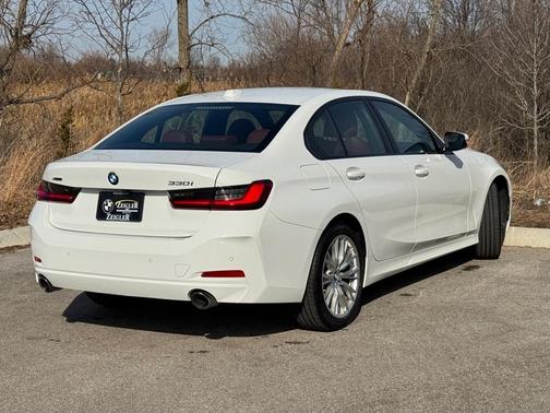 2023 BMW 330 i xDrive
