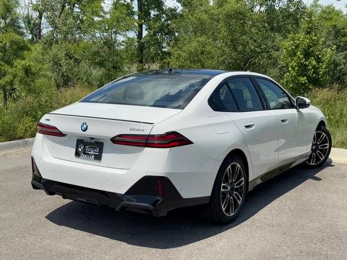 2026 BMW 530 i xDrive
