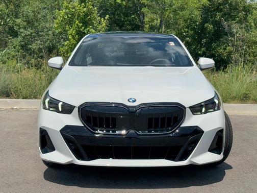 2026 BMW 530 i xDrive