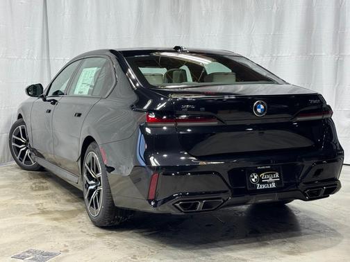 2026 BMW 760 760i xDrive