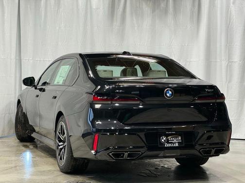 2026 BMW 760 760i xDrive