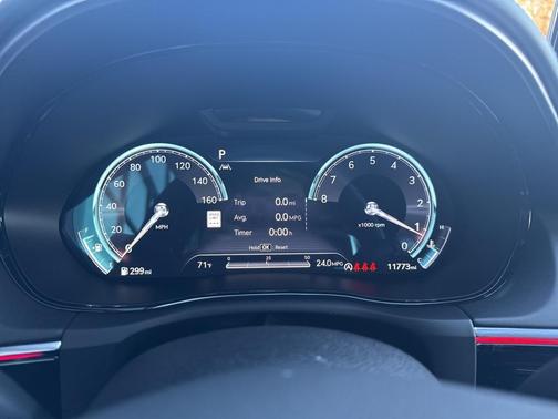 2024 Genesis GV70 2.5T