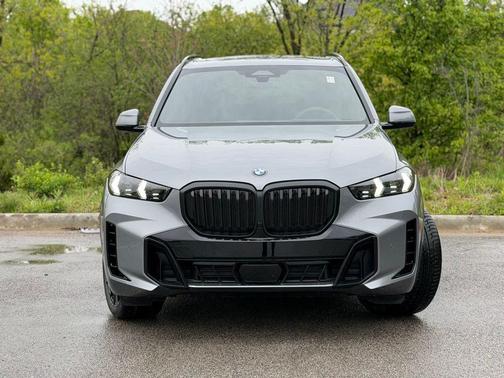 Gray Metallic 2026 BMW X5 xDrive40i