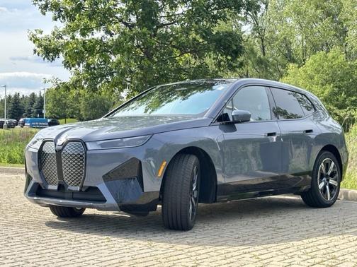 2025 BMW iX xDrive50