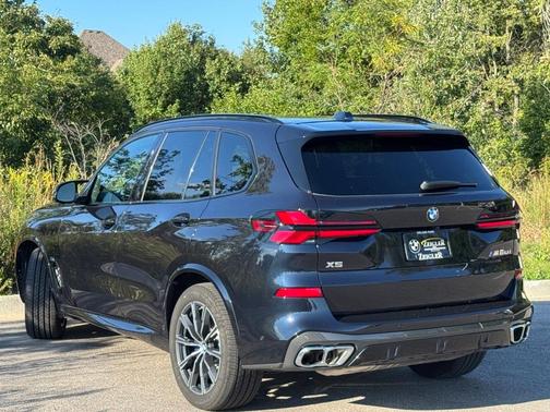 2026 BMW X5 M60i