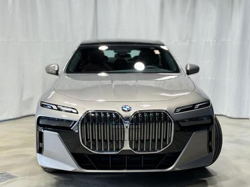 2023 BMW 760 760i xDrive