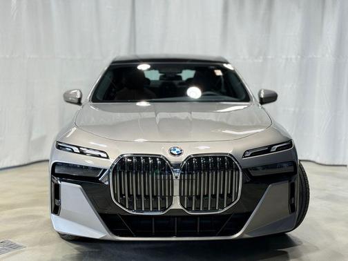 2023 BMW 760 760i xDrive