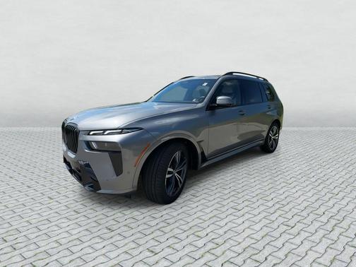 Gray Metallic 2027 BMW X7 xDrive40i
