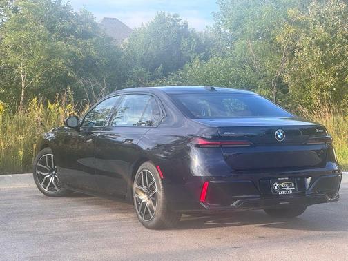 2026 BMW 740 i xDrive