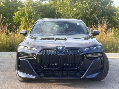 2026 BMW 740 i xDrive