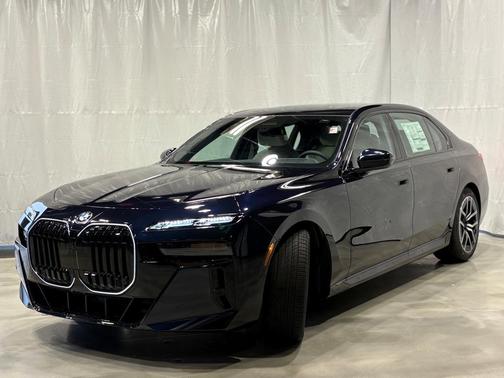 2025 BMW 740 i xDrive