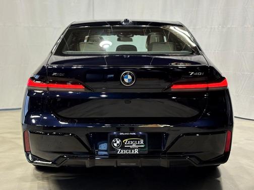 2025 BMW 740 i xDrive