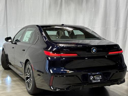 2025 BMW 740 i xDrive