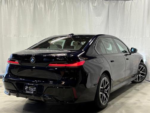 2025 BMW 740 i xDrive