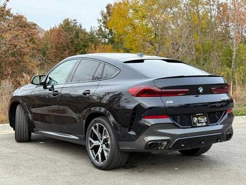 2026 BMW X6 M60i