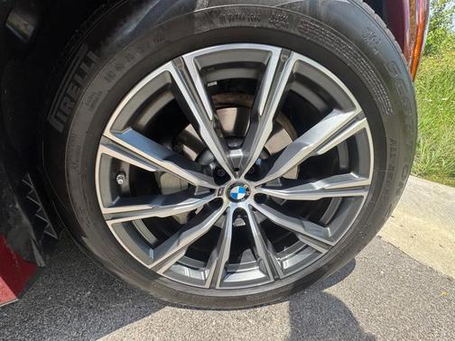 2023 BMW X6 xDrive40i