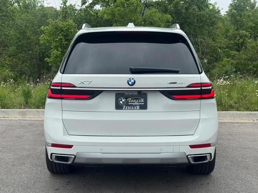2026 BMW X7 xDrive40i