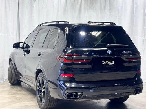 2024 BMW X7 M60i