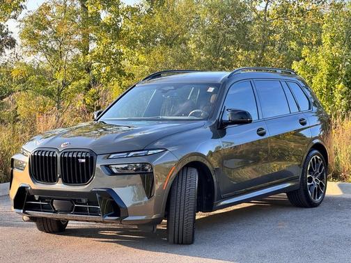 2023 BMW X7 M60i
