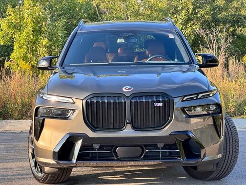 2023 BMW X7 M60i