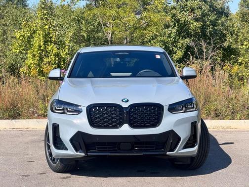 2025 BMW X4 xDrive30i