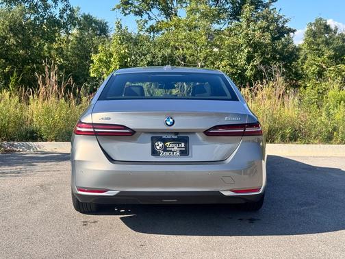 2024 BMW 530 i xDrive