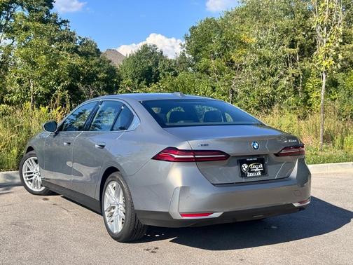2024 BMW 530 i xDrive