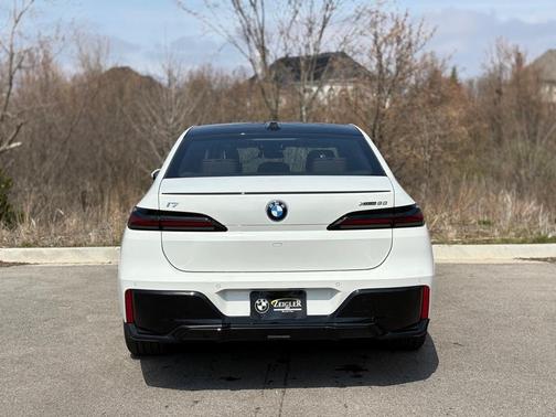 2025 BMW i7 xDrive60