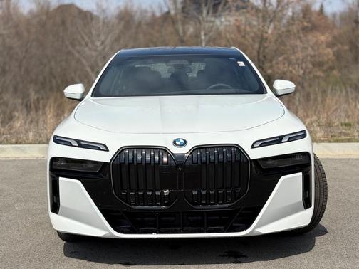 2025 BMW i7 xDrive60