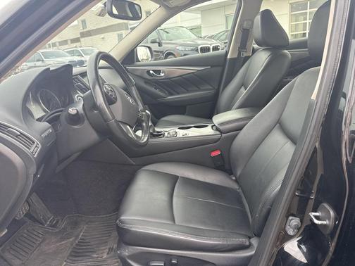 2015 INFINITI Q50 Premium