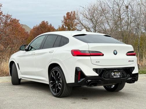 2024 BMW X4 M40i