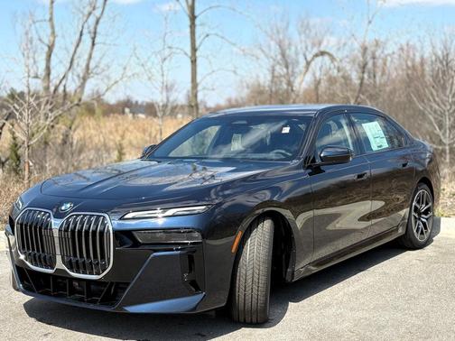 2025 BMW 760 760i xDrive