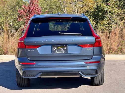 2024 Volvo XC60 B5 Plus Dark Theme