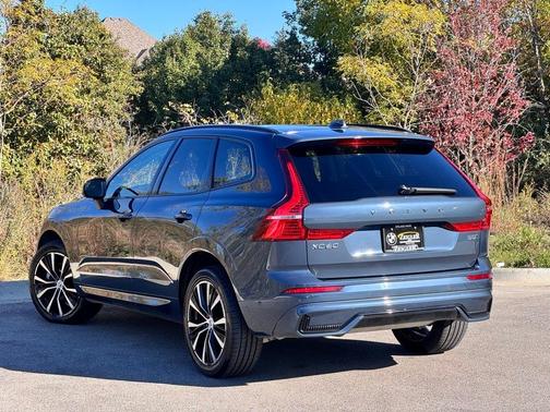 2024 Volvo XC60 B5 Plus Dark Theme