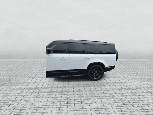 Fuji White 2024 Land Rover Defender P400 X-Dynamic SE