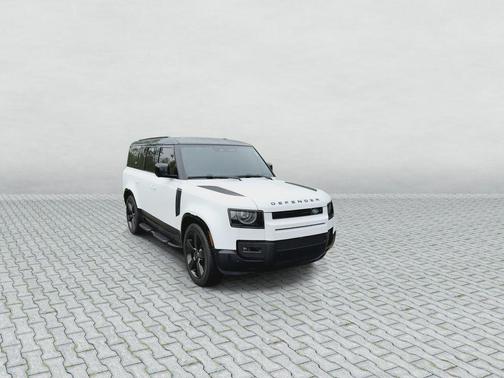 Fuji White 2024 Land Rover Defender P400 X-Dynamic SE