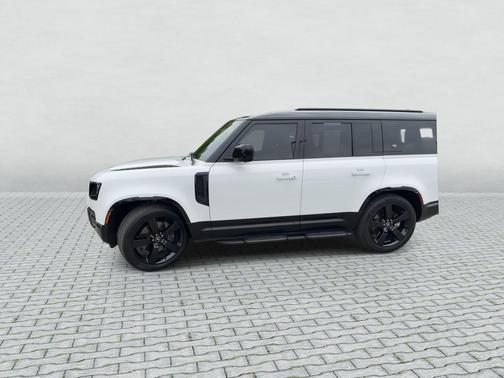 Fuji White 2024 Land Rover Defender P400 X-Dynamic SE