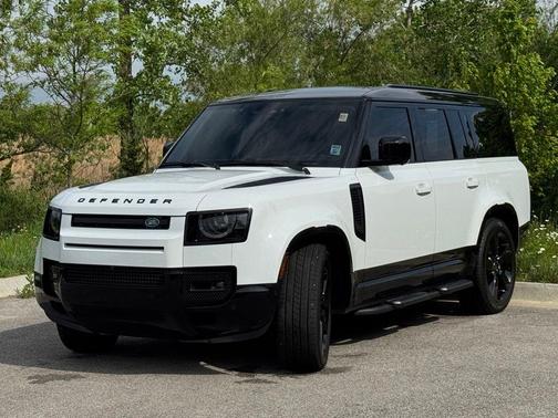 Fuji White 2024 Land Rover Defender P400 X-Dynamic SE