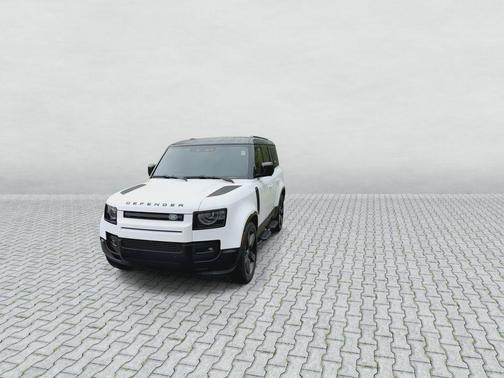 Fuji White 2024 Land Rover Defender P400 X-Dynamic SE