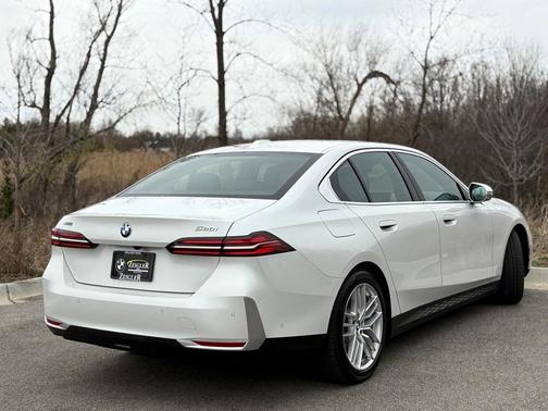 2024 BMW 530 i xDrive