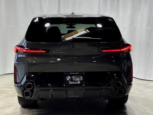 2025 BMW XM Base