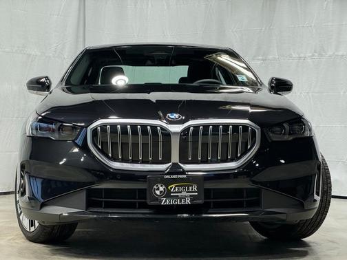 2025 BMW 530 i xDrive