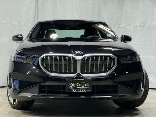 2025 BMW 530 i xDrive