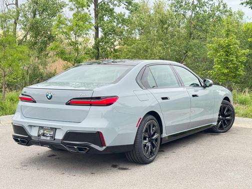 2025 BMW 760 760i xDrive