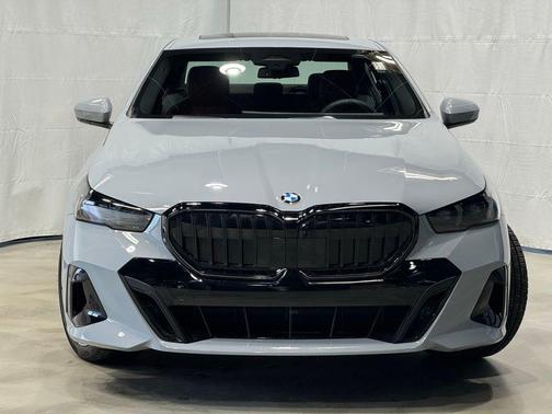 2026 BMW 530 i xDrive