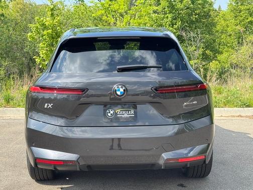 2026 BMW iX xDrive45