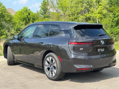 2026 BMW iX xDrive45
