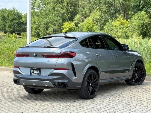 2024 BMW X6 M60i