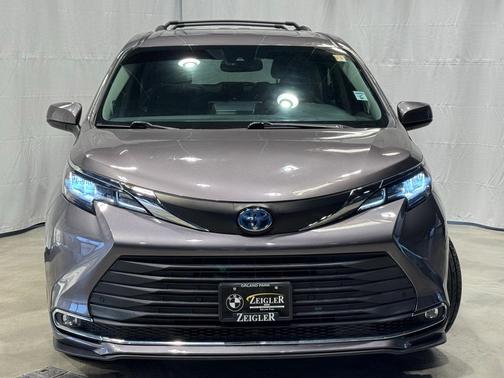 2021 Toyota Sienna XLE